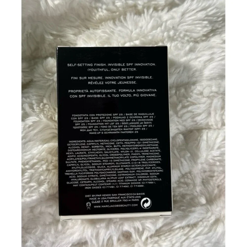 MARC JACOBS BEAUTY SHAMELESS YOUTHFUL-LOOK 24H FOUNDATION
